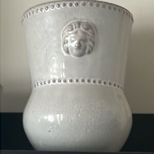 Astier De Villate face vase